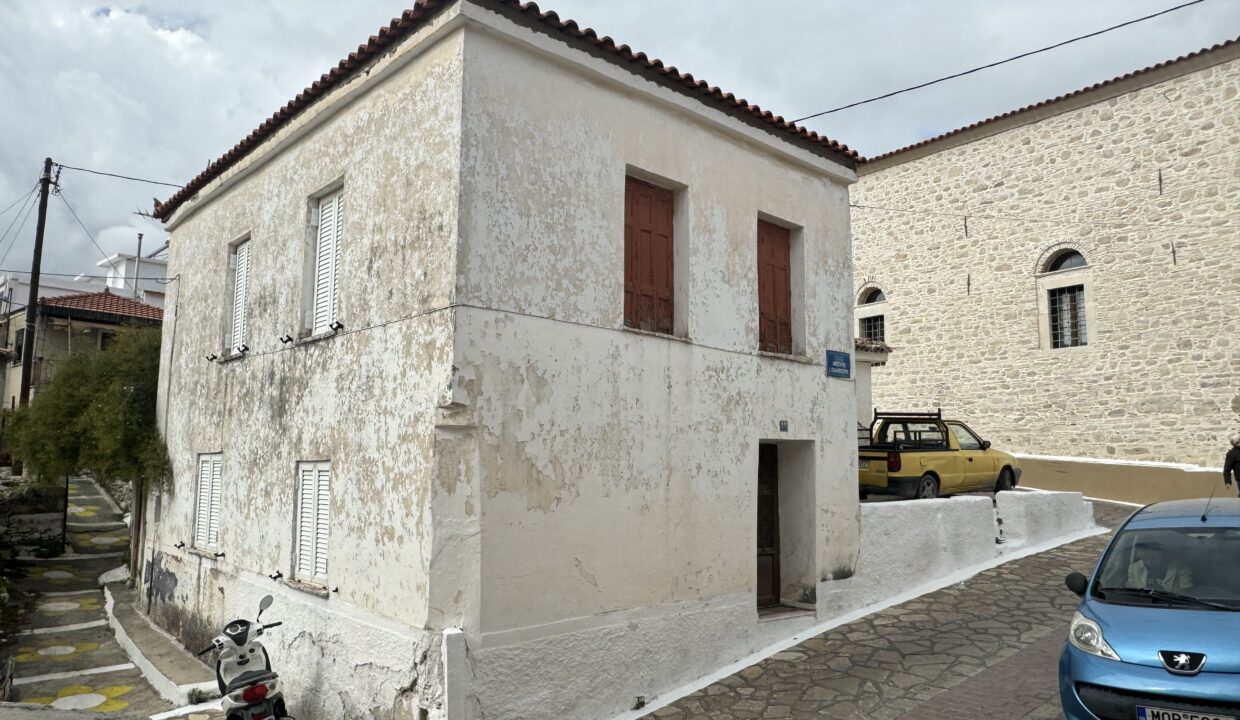 1936 Traditional Stone House with Private Parking in Chora Center, Samos - Near Beach