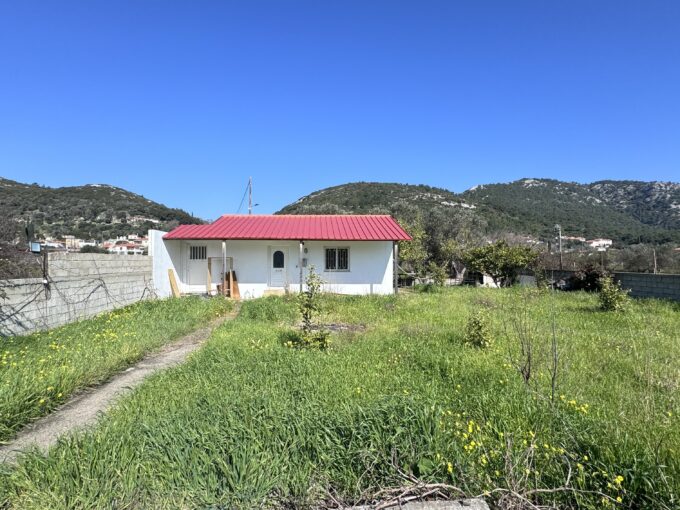 I.D. 1007 – Charming 57 sq. m.  Home on 1000 sq.m. land, 2 km from the beach in Samos.